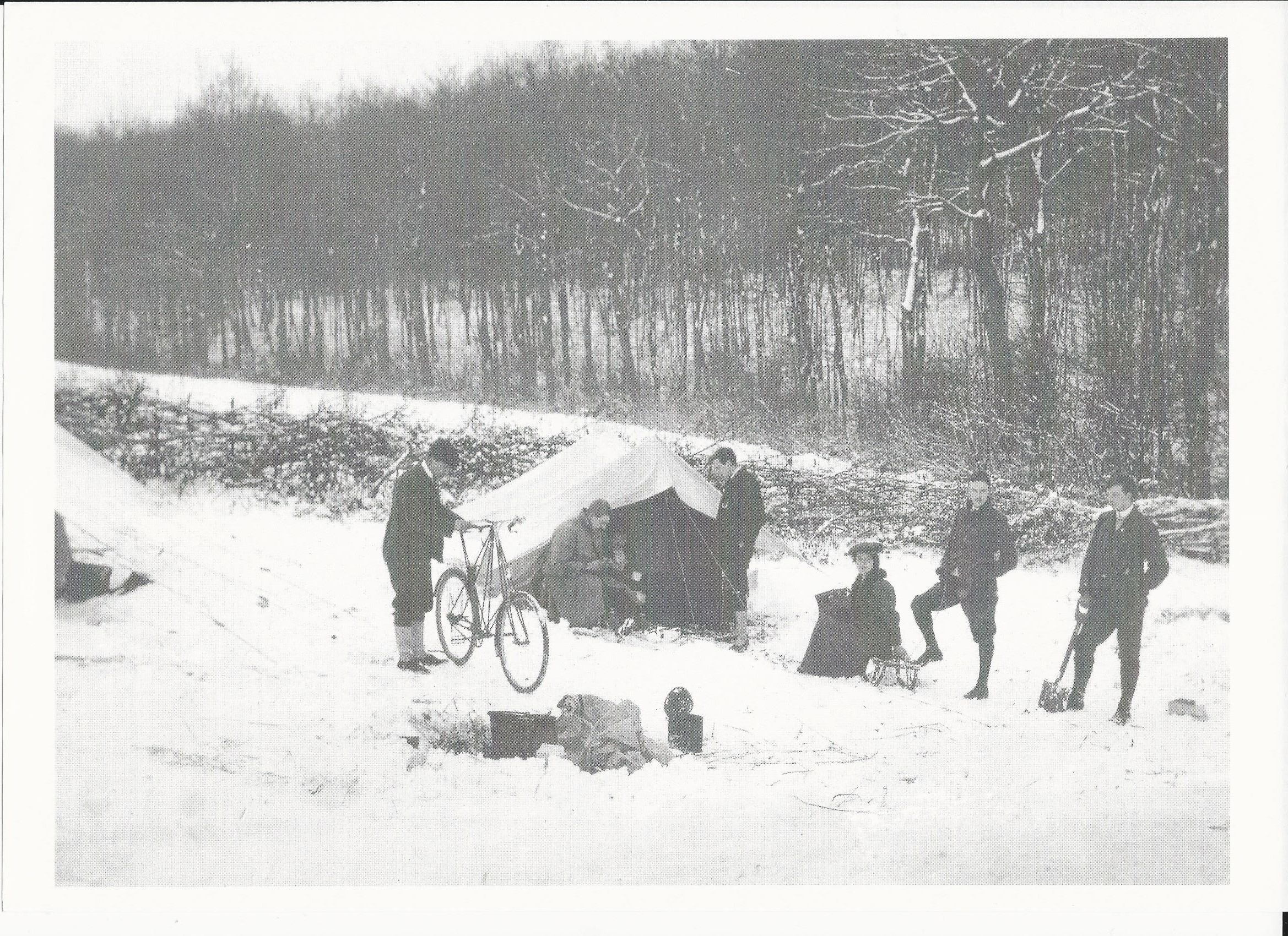 1906 Christmas camp at Ballinger. Photo courtesy of The Camping and Caravanning Club Archive